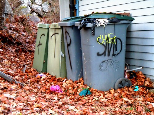 Östra gångvägen bakom Bangolfkontoret kr